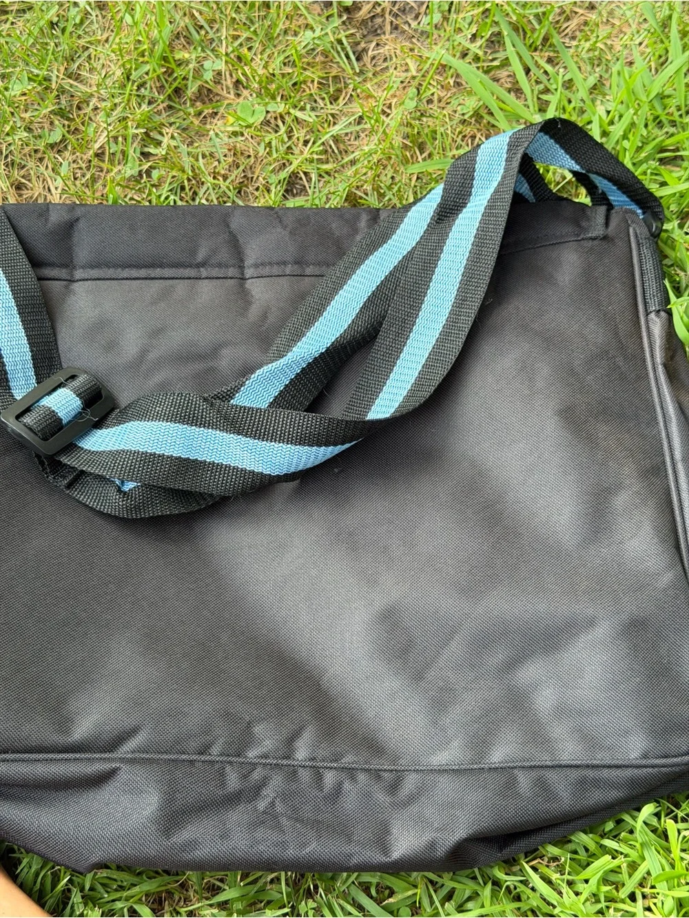 VTG Y2K Mudd Black and Light Blue Messenger Bag with Accent Trim
